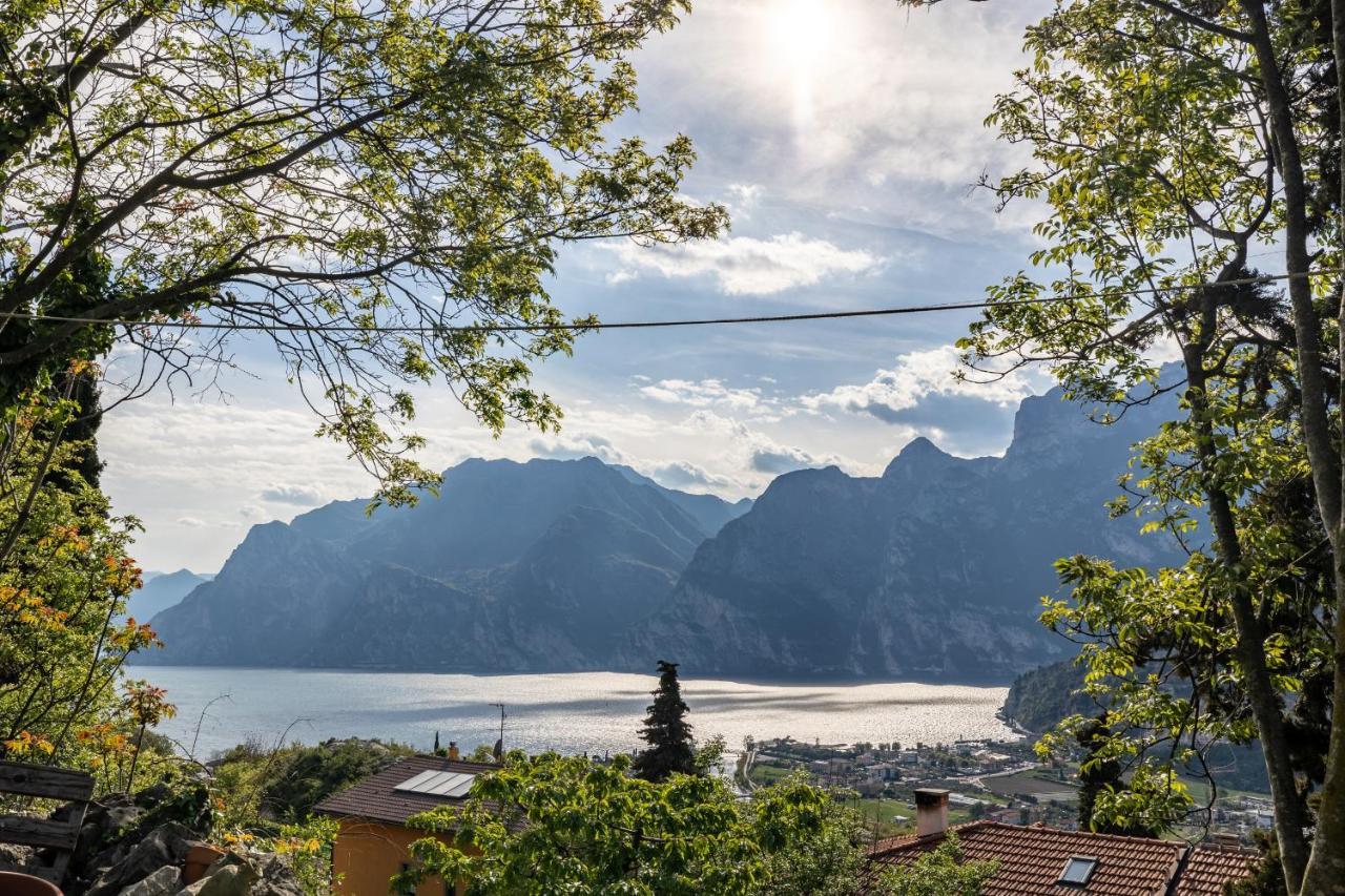 Appartamento Al Forte Torbole Sul Garda Exteriör bild